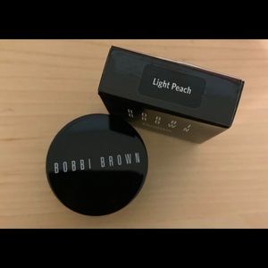 Bobbi Brown corrector in light peach
